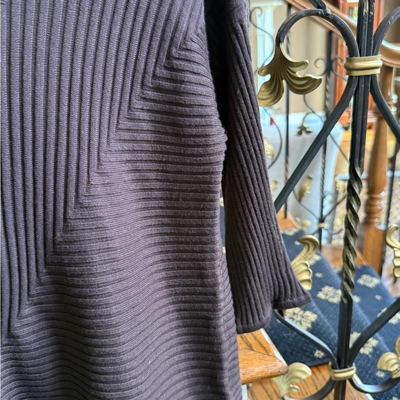 Chico’s Beautiful Brown Round neck sweater. EUC . Soft Size 0 Rayon/Polyester - Picture 4 of 7